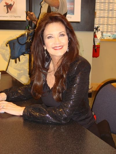 Lynda Carter Photo