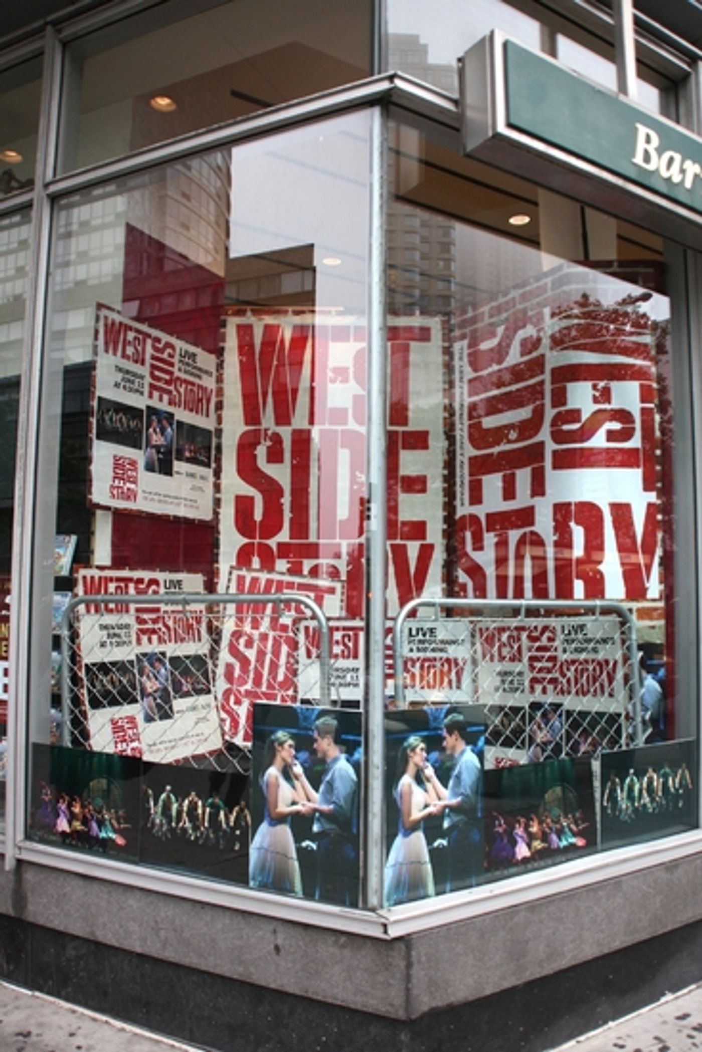 Photo Coverage: The Cast Of WEST SIDE STORY Celebrates CD Release At Barnes And Noble Lincoln Triangle Photo Coverage: The Cast Of WEST SIDE STORY Celebrates CD Release At Barnes And Noble Lincoln Triangle Image