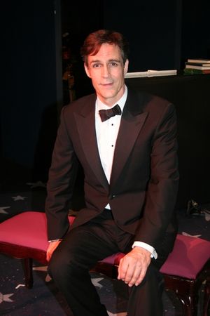 Howard McGillin Photo