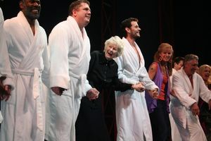 Joe Coots, Elaine Stritch, Wayne Wilcox, Jenn Colella and Michael Rupert Photo