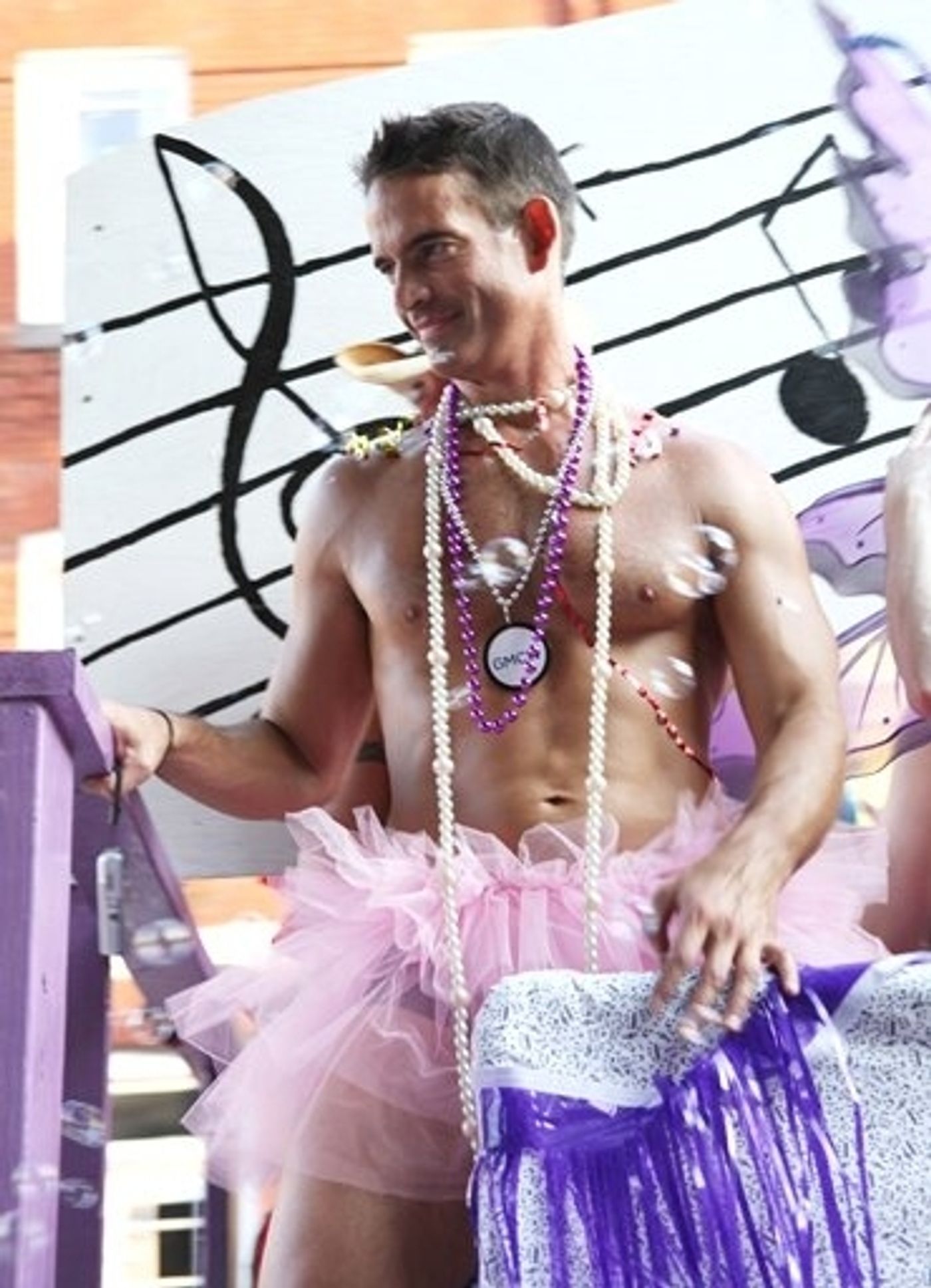 Photo Coverage: 'Looped' Star Valerie Harper At Capital Pride Parade  Image