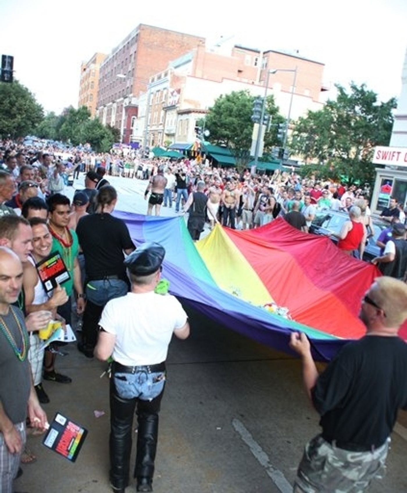Photo Coverage: 'Looped' Star Valerie Harper At Capital Pride Parade  Image