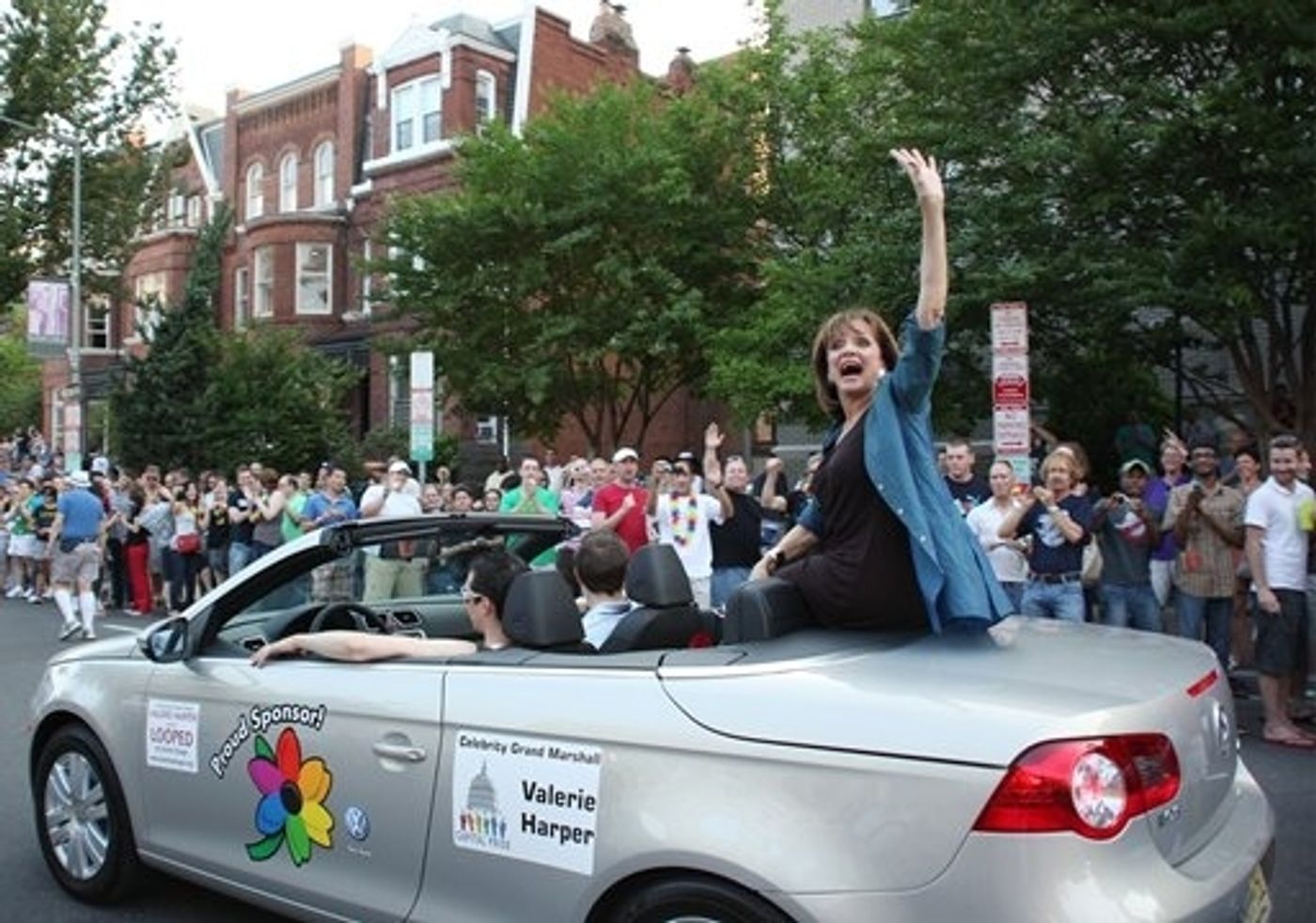 Photo Coverage: 'Looped' Star Valerie Harper At Capital Pride Parade  Image