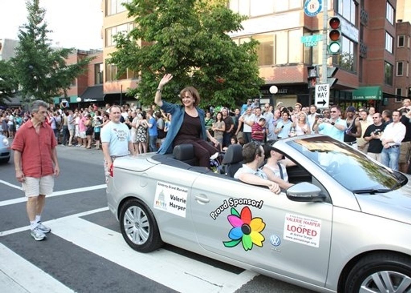 Photo Coverage: 'Looped' Star Valerie Harper At Capital Pride Parade  Image