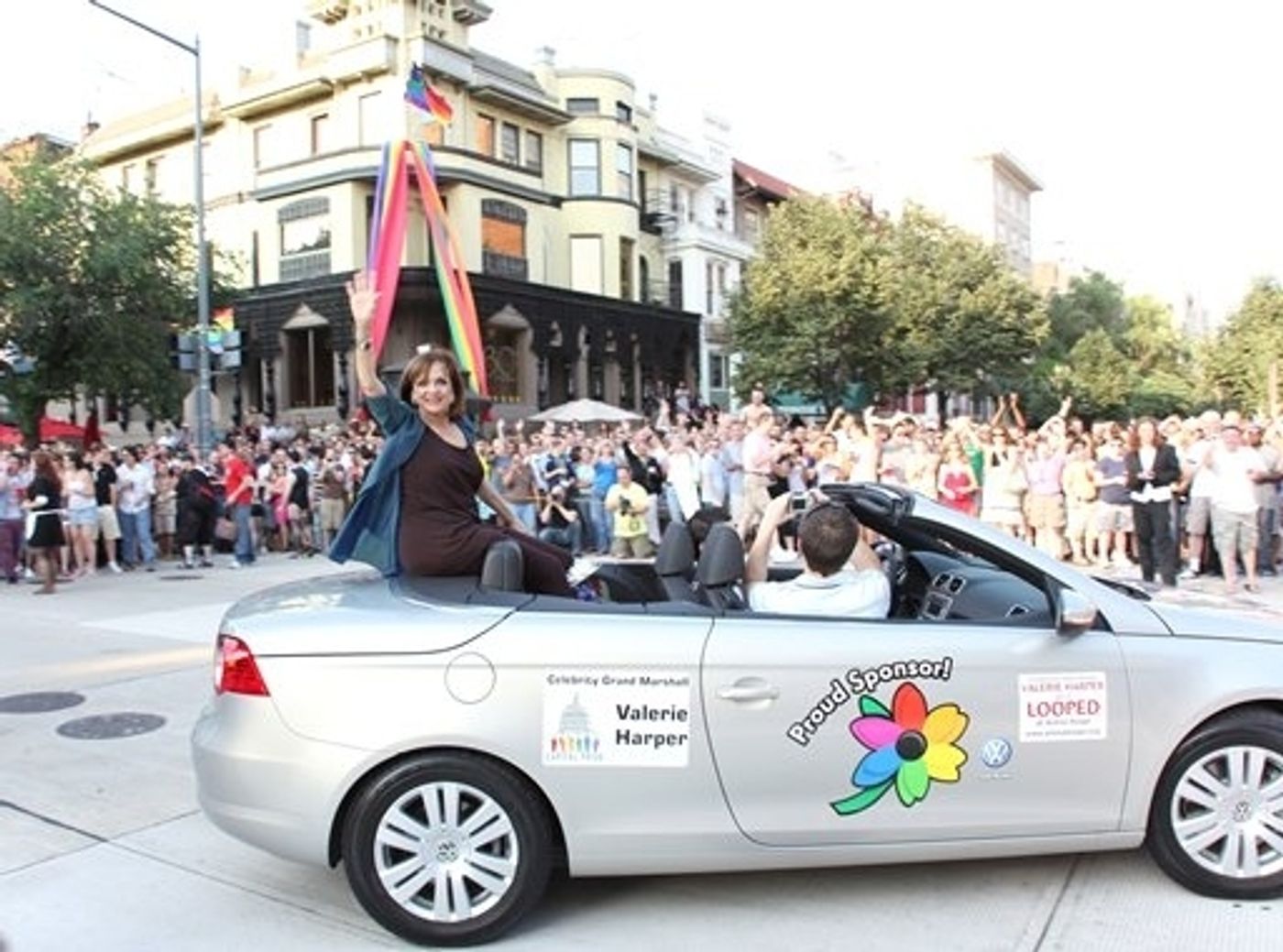 Photo Coverage: 'Looped' Star Valerie Harper At Capital Pride Parade  Image