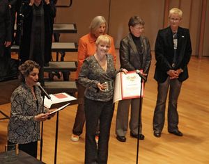 Alison Arngrim with Dr Iris Levine and Little House on the Prairie co-star Rachael Lindsay Greenbush (Carrie Ingles) @ BroadwayWorld Alison Arngrim with Dr Iris Levine and Little House on the Prairie co-star Rachael Li Photo