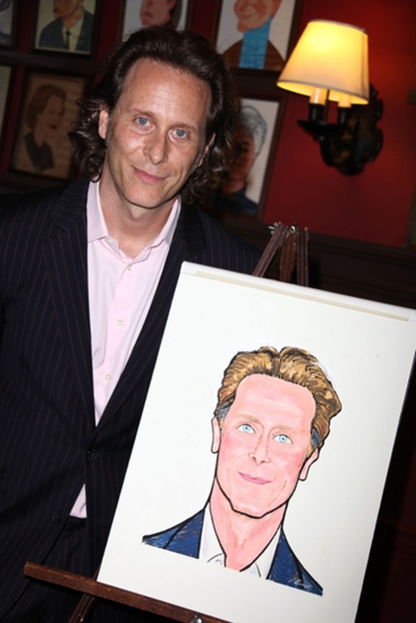 Photo Coverage: THE PHILANTHROPIST Star Steven Weber Joins Sardi's Wall Of Fame  Image