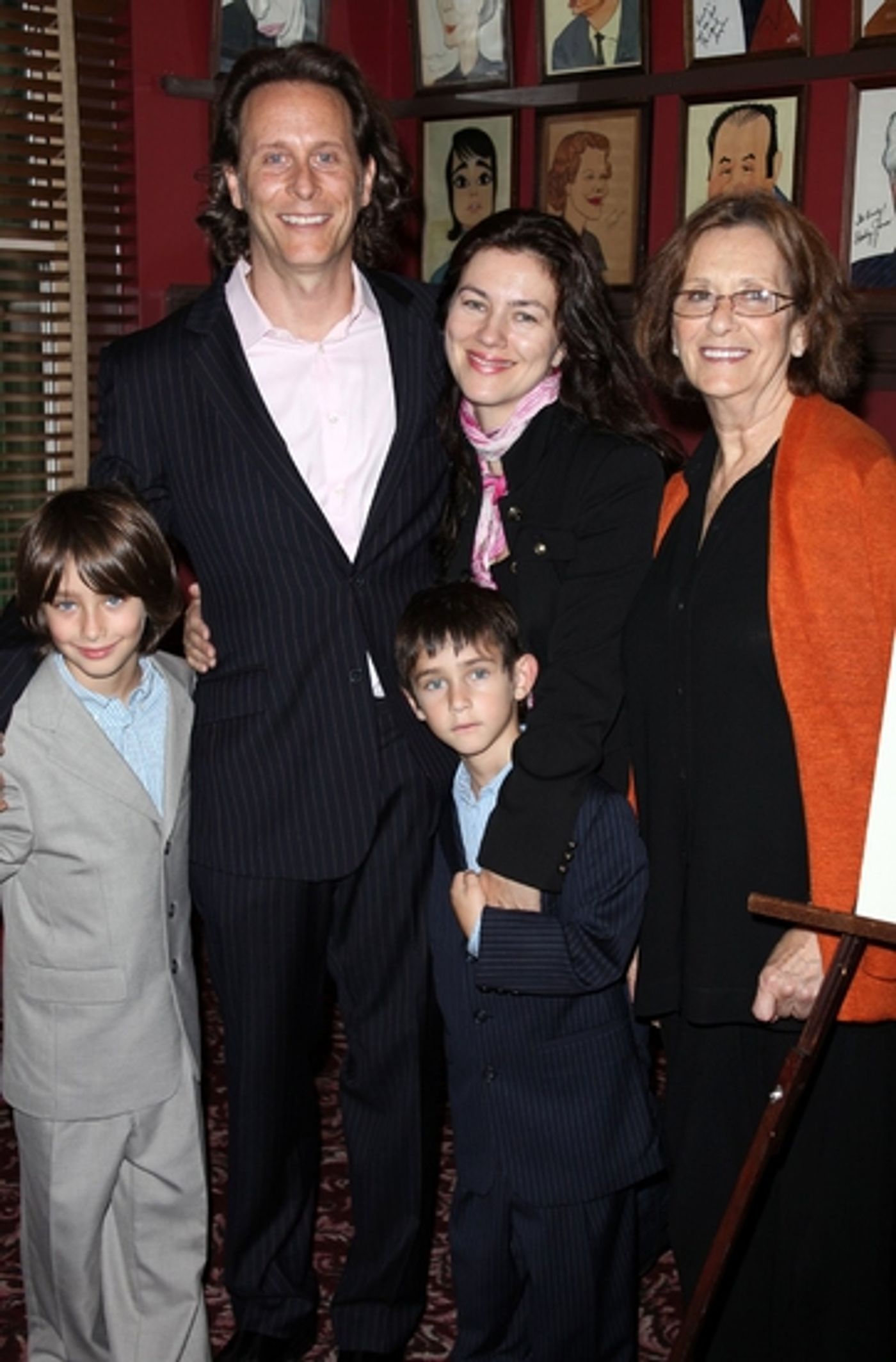 Photo Coverage: THE PHILANTHROPIST Star Steven Weber Joins Sardi's Wall Of Fame  Image