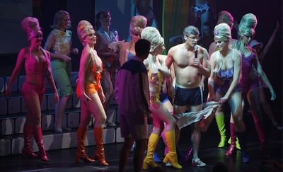 Mo Rocca and the BARES ensemble Photo