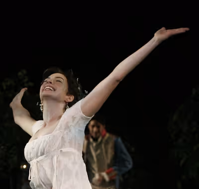 Anne Hathaway Photo