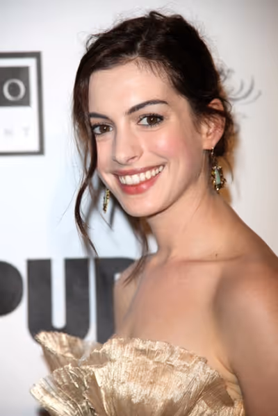 Anne Hathaway Photo
