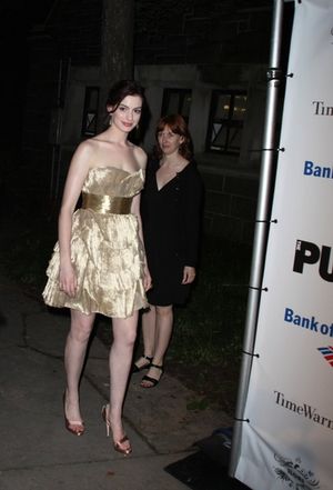 Anne Hathaway @ BroadwayWorld Anne Hathaway Photo