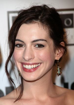 Anne Hathaway @ BroadwayWorld Anne Hathaway Photo