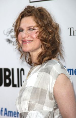 Sandra Bernhard Photo