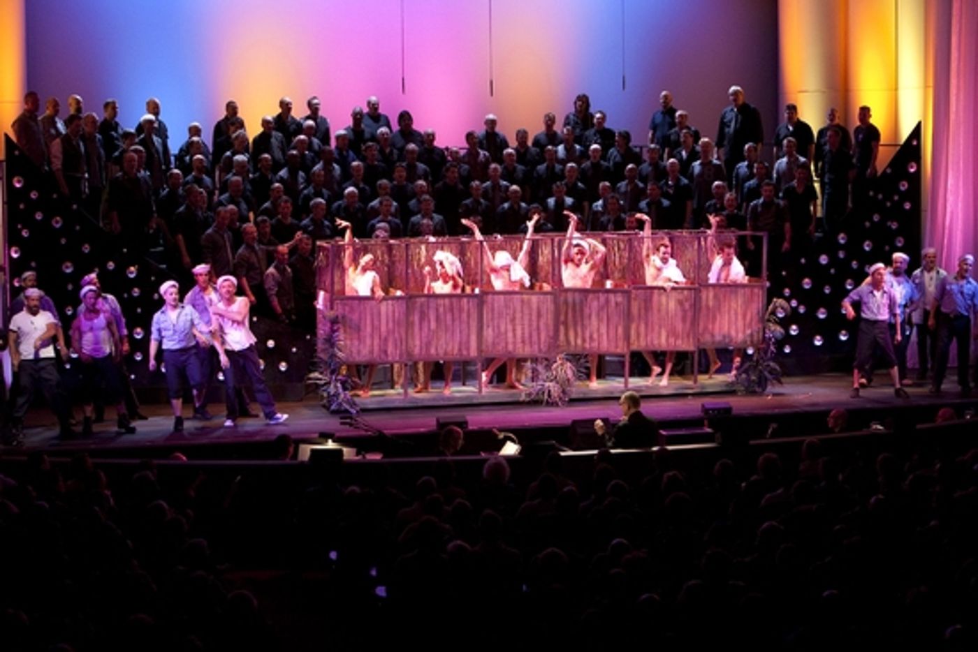 Photo Flash: Jennifer Holliday Sings With The Gay Men's Chorus of Los Angeles  Image