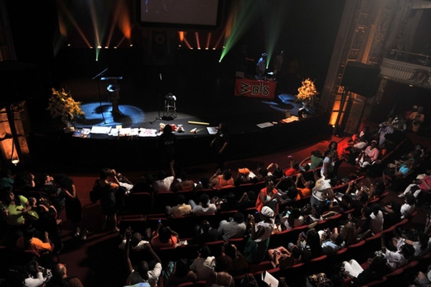 Photo Coverage: Public Memorial for Michael Jackson at the Apollo Theater  Image