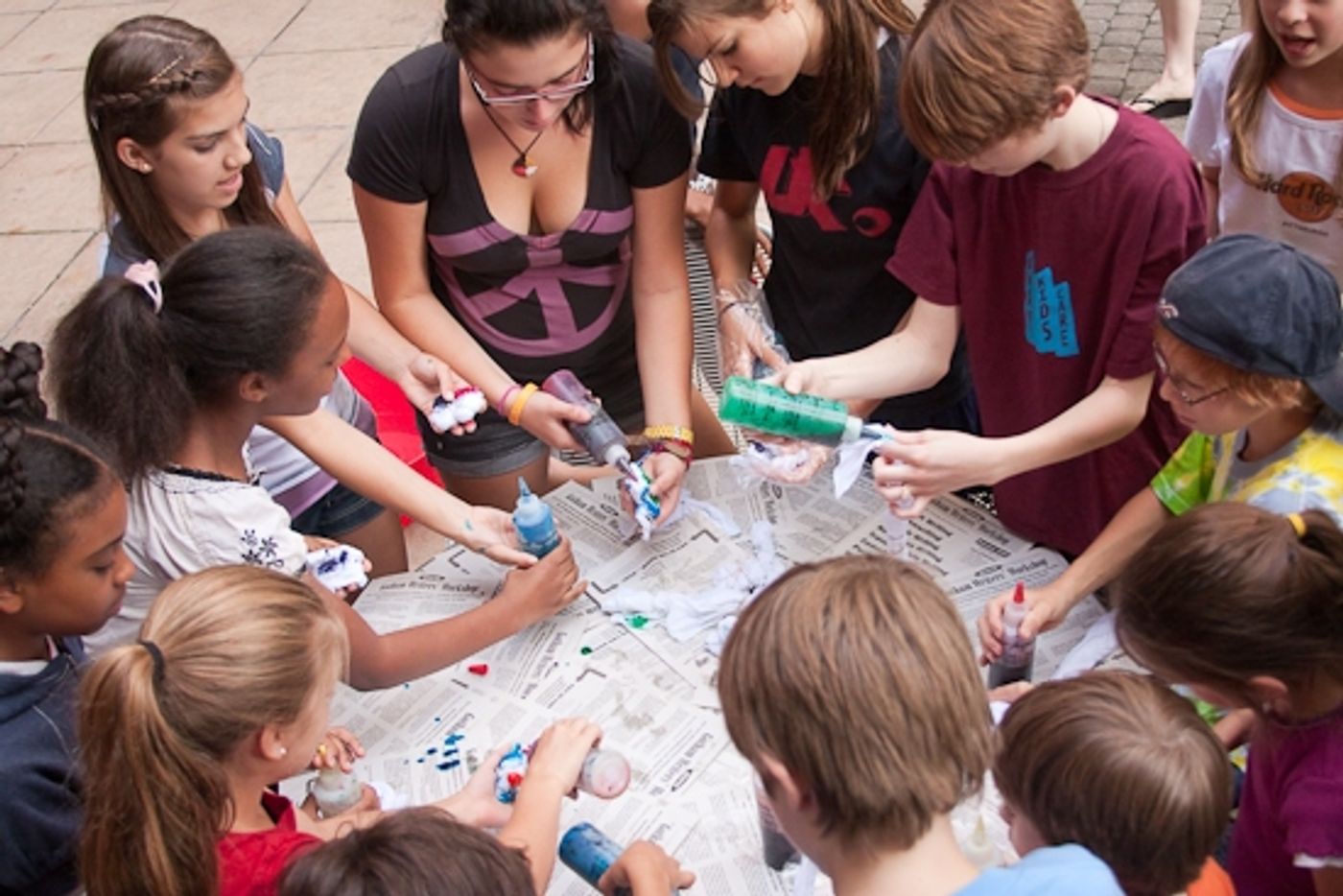 Photo Coverage: HAIR Cast Joins 'Broadway Kids Care' To Tie-Dye For Charity Photo Coverage: HAIR Cast Joins 'Broadway Kids Care' To Tie-Dye For Charity Image