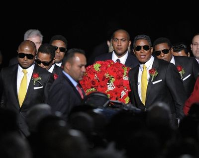 Randy Jackson, Tito Jackson, Marlon Jackon, Jermaine Jackson and family and friends c Photo