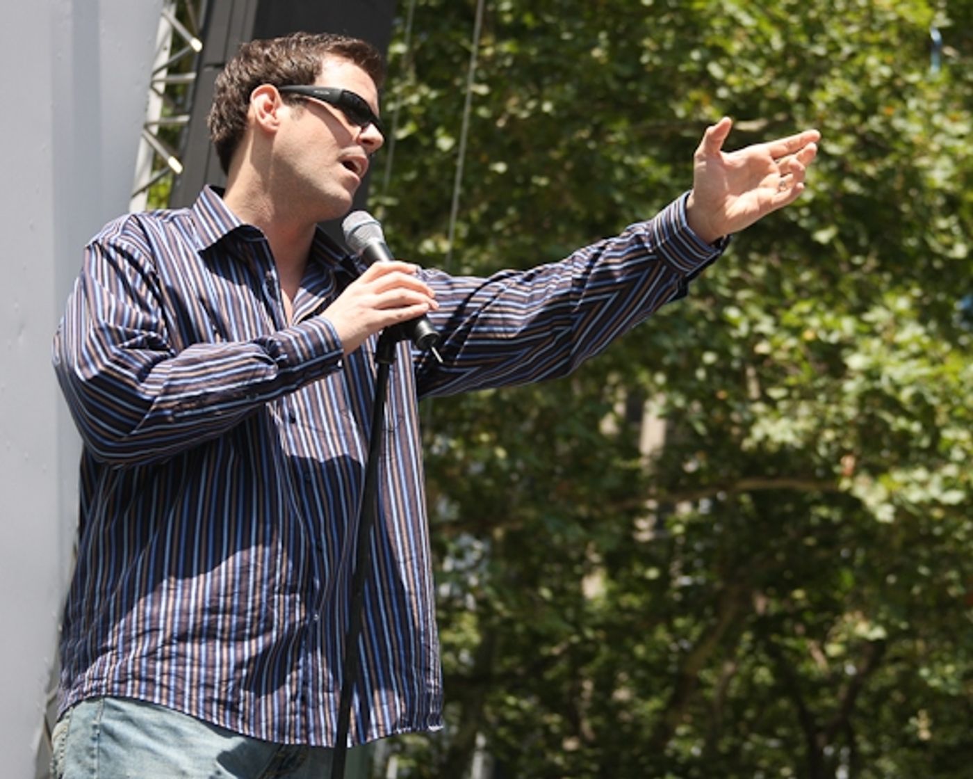 Photo Coverage: '106.7 Lite Fm Presents BROADWAY IN BRYANT PARK 2009' Begins Performances!  Image