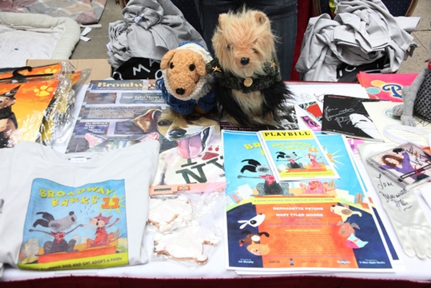 Photo Coverage: 'BROADWAY BARKS 11' In Shubert Alley  Image