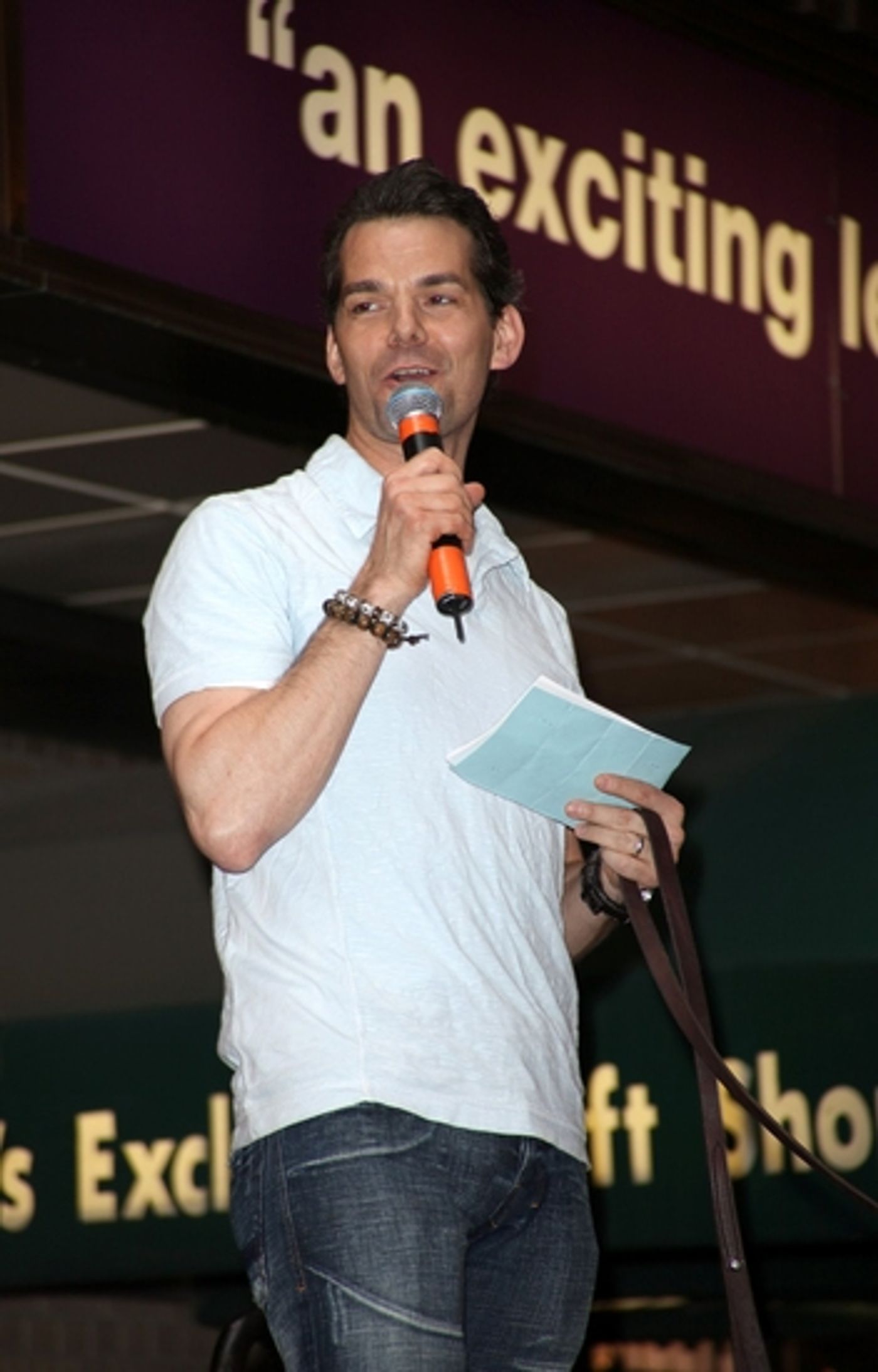 Photo Coverage: 'BROADWAY BARKS 11' In Shubert Alley  Image