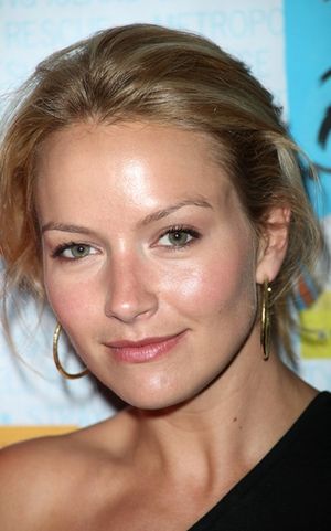 Becki Newton Photo