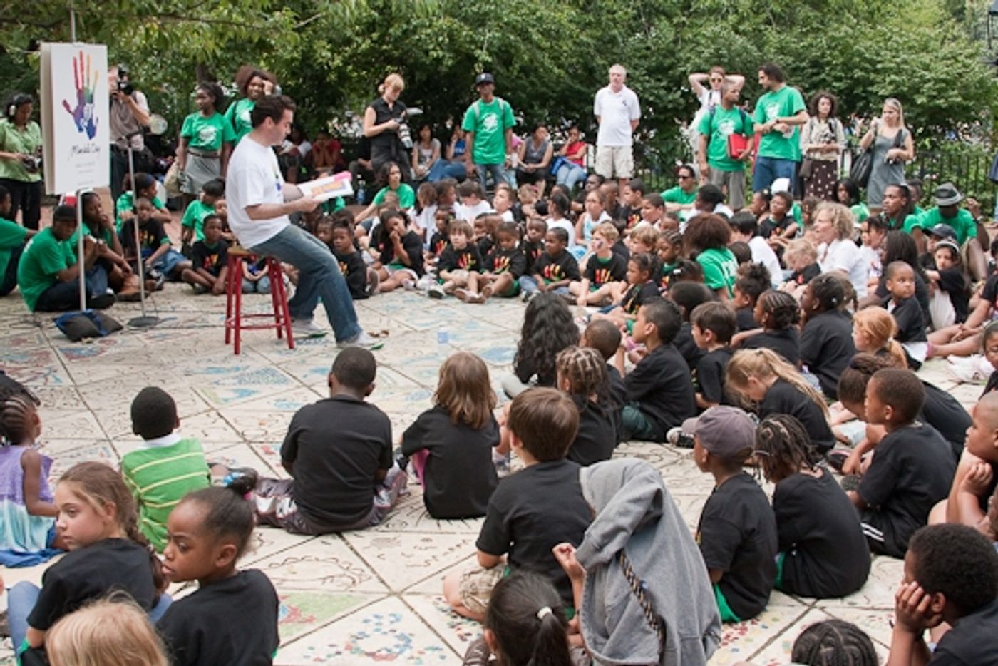Photo Coverage: SHREK Star Brian d'Arcy James Visits 'MANDELA DAY' In Washington Square Park  Image