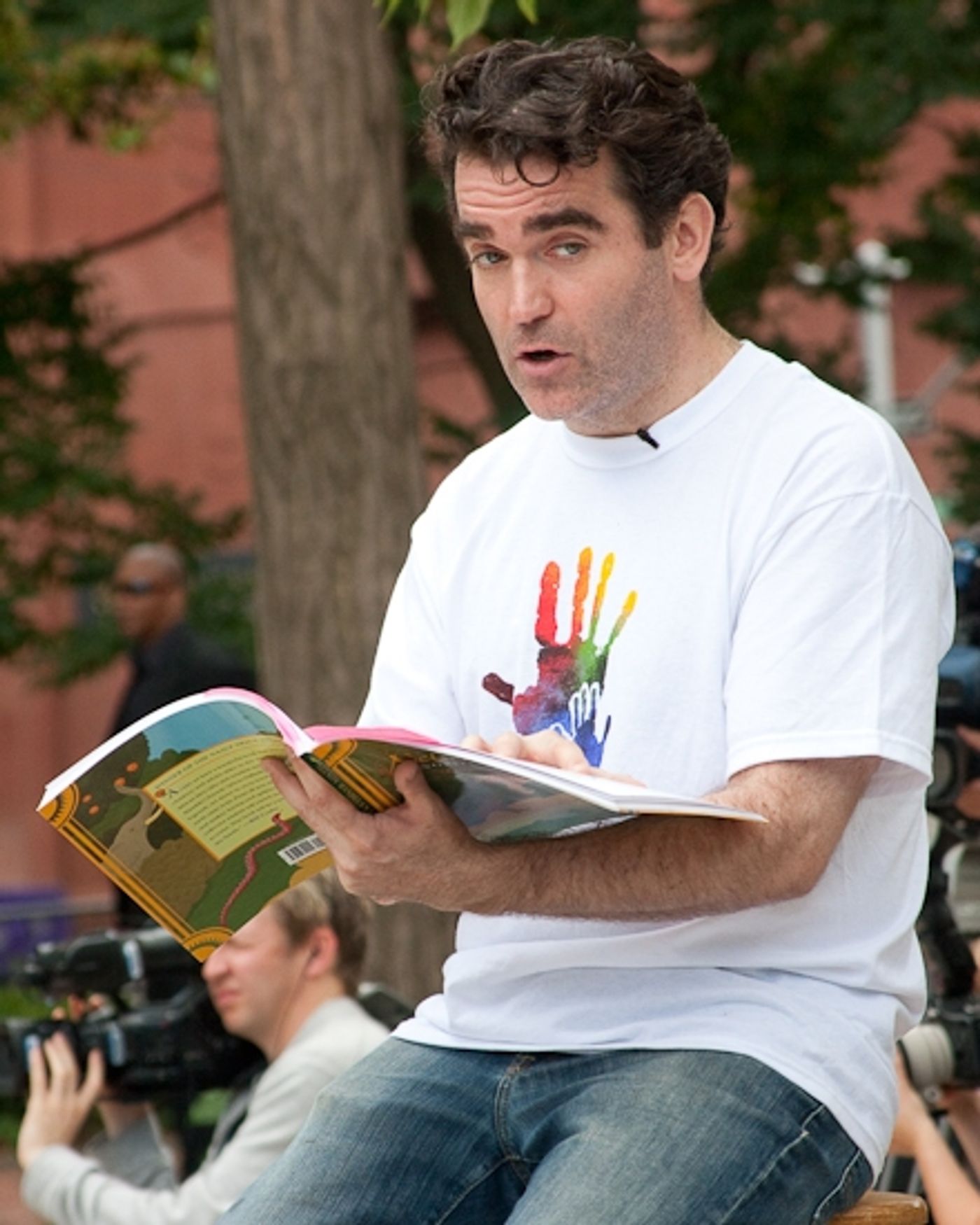 Photo Coverage: SHREK Star Brian d'Arcy James Visits 'MANDELA DAY' In Washington Square Park  Image