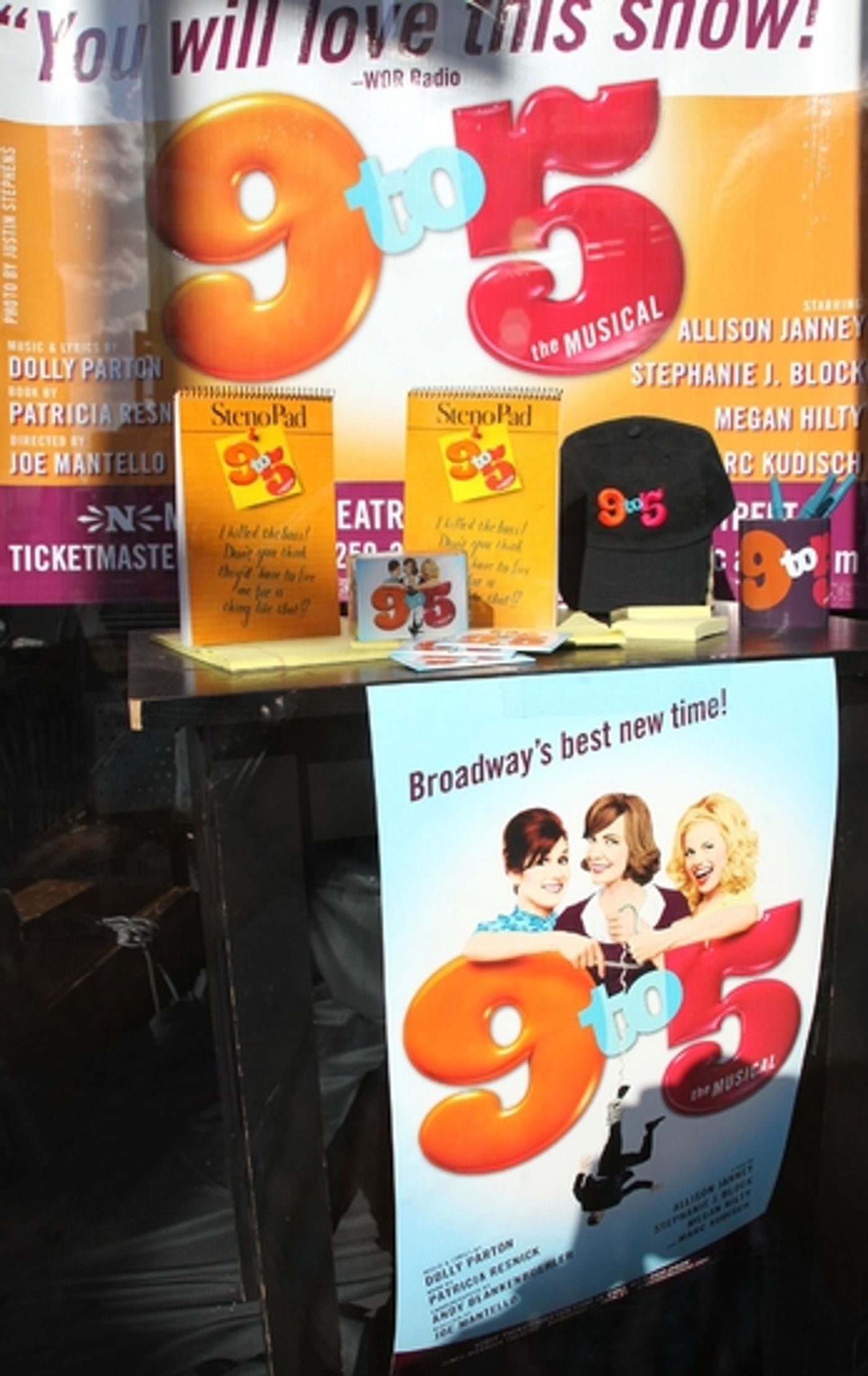 Photo Coverage: '9 To 5: THE MUSICAL' Celebrates The Original Broadway Cast Recording Release At Barnes and Noble  Image