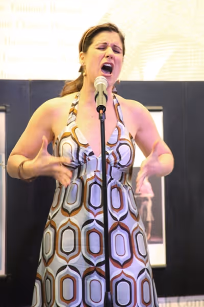 Stephanie J. Block Photo