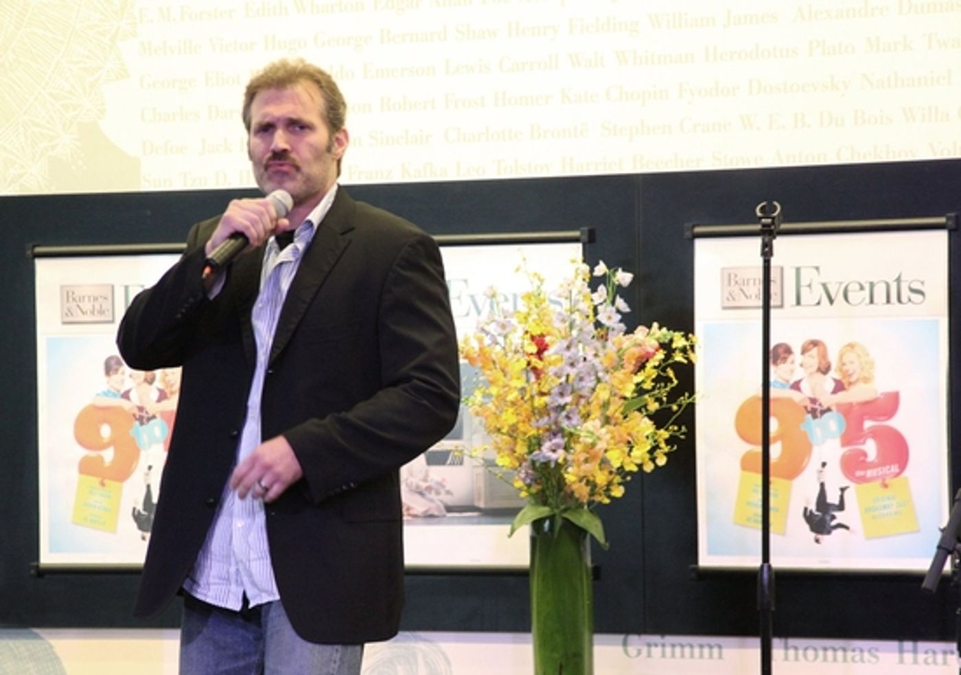 Photo Coverage: '9 To 5: THE MUSICAL' Celebrates At Barnes and Noble - The Performance!  Image