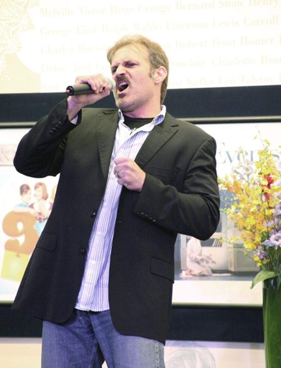 Photo Coverage: '9 To 5: THE MUSICAL' Celebrates At Barnes and Noble - The Performance! Image