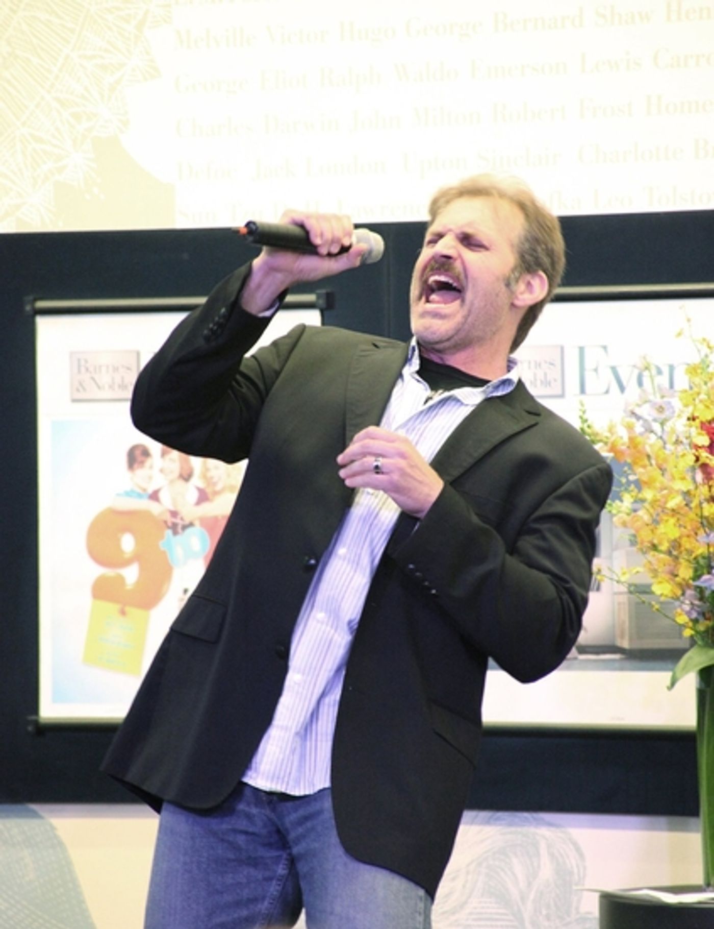 Photo Coverage: '9 To 5: THE MUSICAL' Celebrates At Barnes and Noble - The Performance!  Image