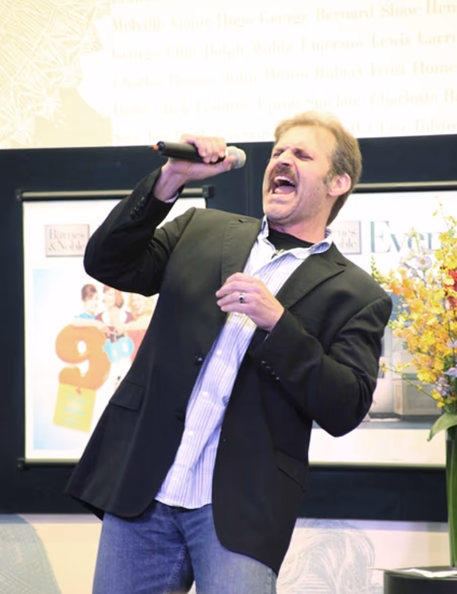Photo Coverage: '9 To 5: THE MUSICAL' Celebrates At Barnes and Noble - The Performance! Image