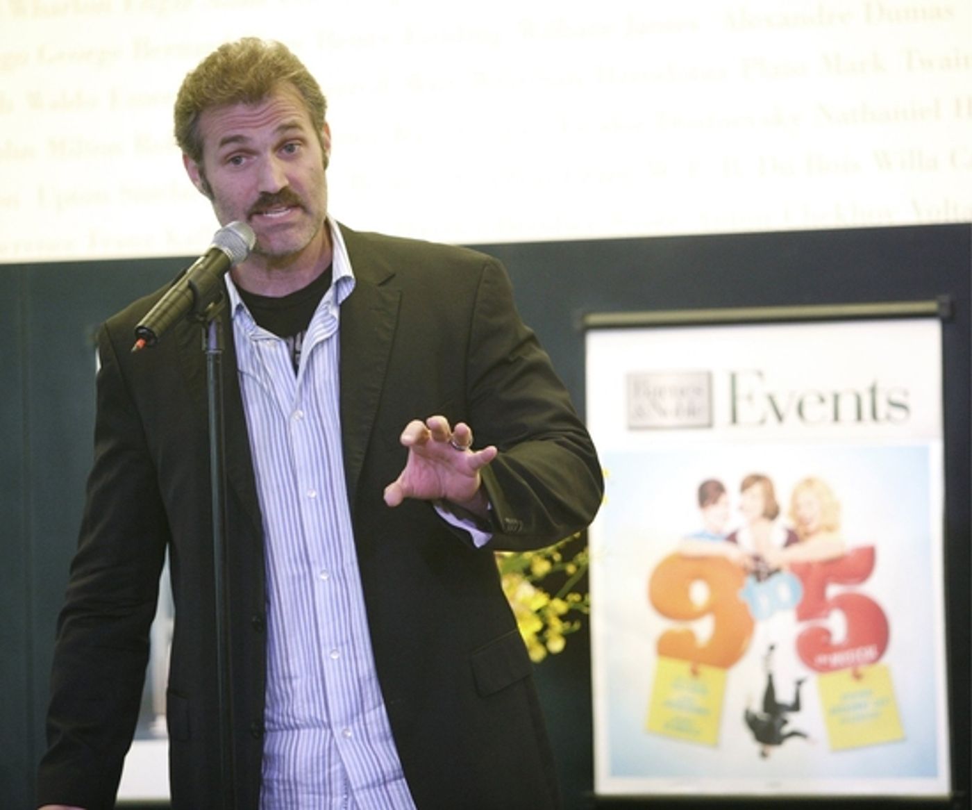 Photo Coverage: '9 To 5: THE MUSICAL' Celebrates At Barnes and Noble - The Performance!  Image