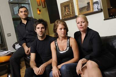 David Gregory (Mitchell), Ryan Haase (Alex), Brianna Carter (Ellen), Shannon Maddox ( Photo