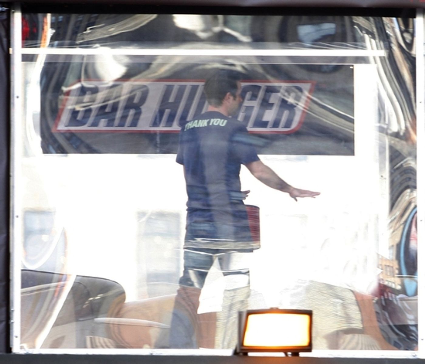 Photo Coverage: David Arquette Promotes The 'BAR HUNGER Campaign'  Image