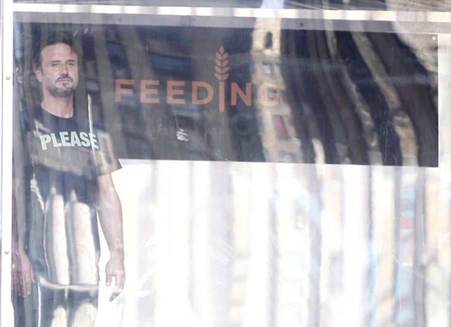 Photo Coverage: David Arquette Promotes The 'BAR HUNGER Campaign' Image