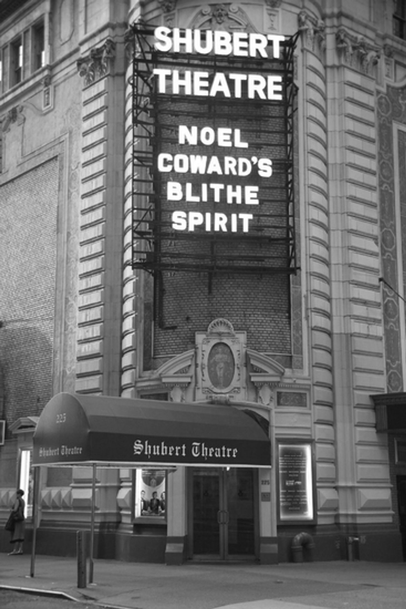 Photo Coverage: Angela Lansbury After Her Final 'BLITHE SPIRIT' Performance Photo Coverage: Angela Lansbury After Her Final 'BLITHE SPIRIT' Performance Image