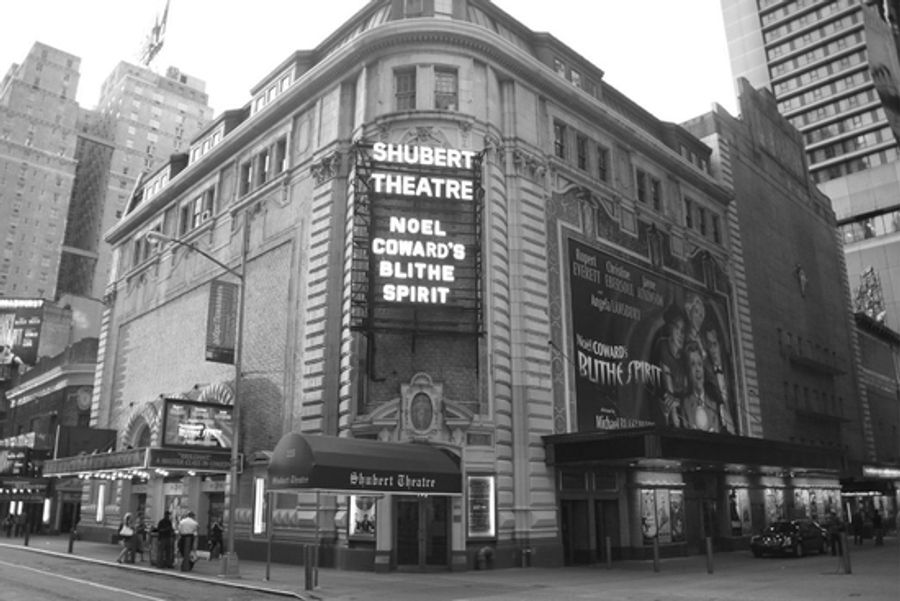 Photo Coverage: Angela Lansbury After Her Final 'BLITHE SPIRIT' Performance  Image