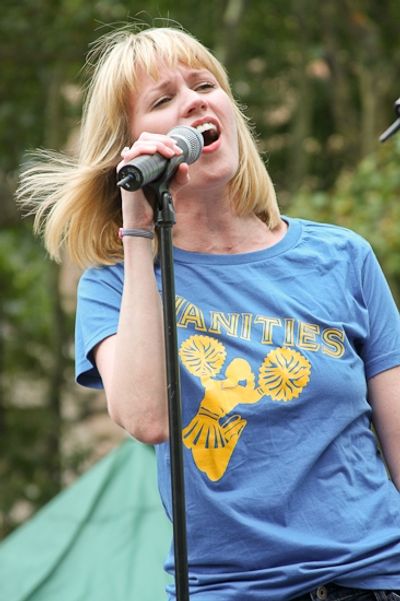 Lauren Kennedy Photo
