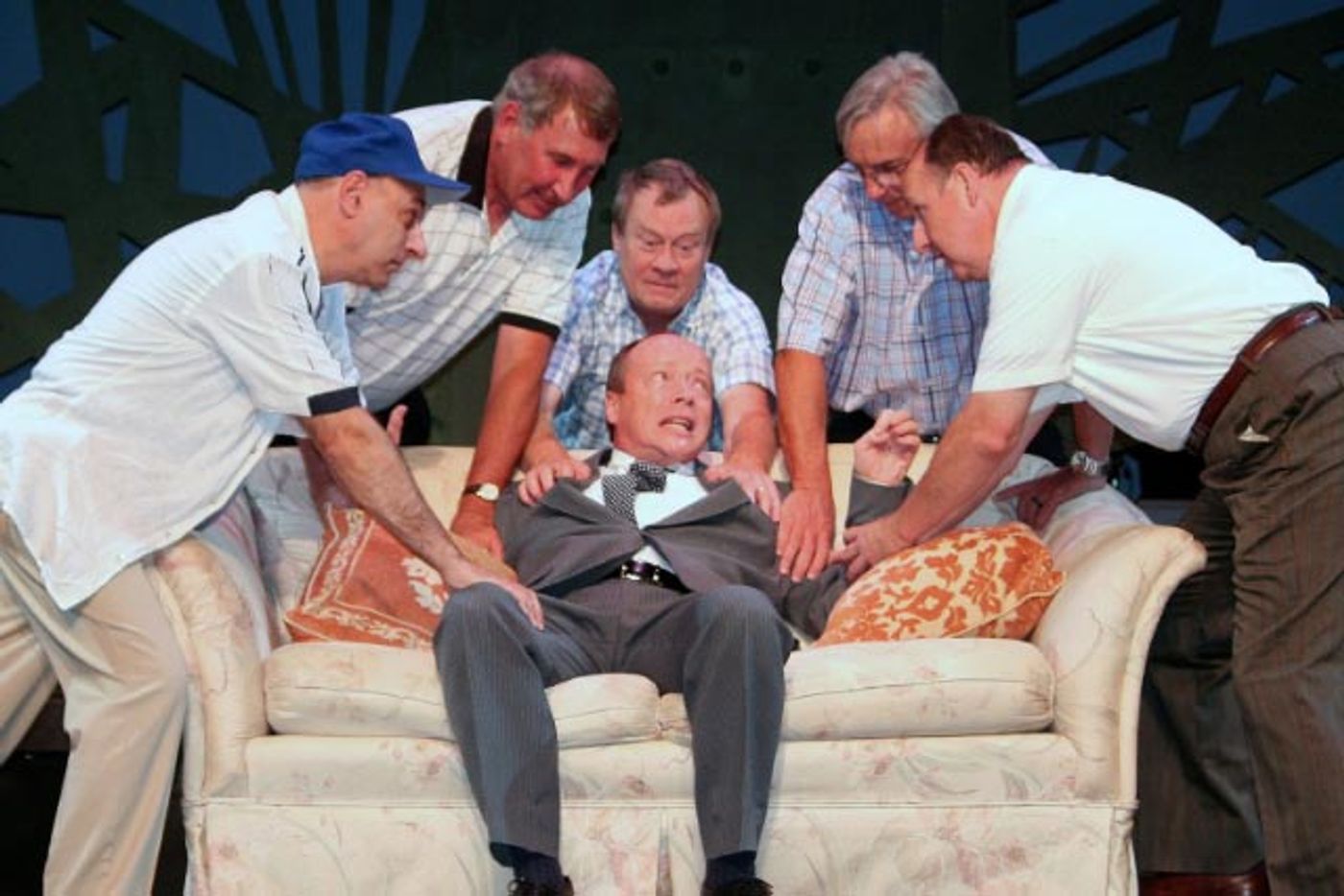 Photo Flash: THE ODD COUPLE Opens 8/5 At The Ivoryton Playhouse Photo Flash: THE ODD COUPLE Opens 8/5 At The Ivoryton Playhouse Image