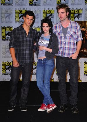 Taylor Lautner, Kristen Stewart and Robert Pattinson Photo