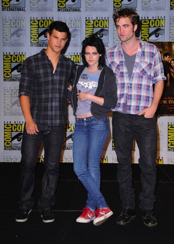 Taylor Lautner, Kristen Stewart and Robert Pattinson Photo