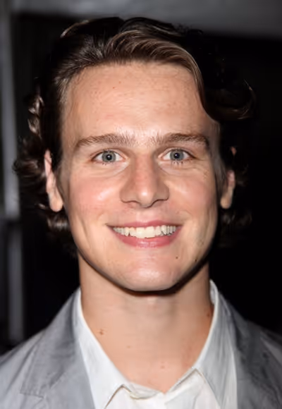 Jonathan Groff Photo