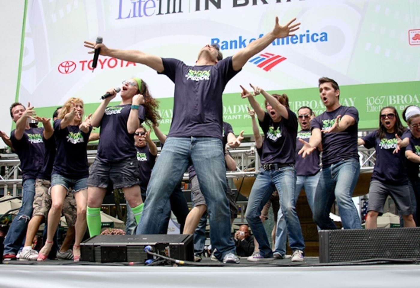 Photo Coverage: 'SHREK', 'NAKED', CHICAGO And JERSEY BOYS Perform At 'BROADWAY IN BRYANT PARK'  Image