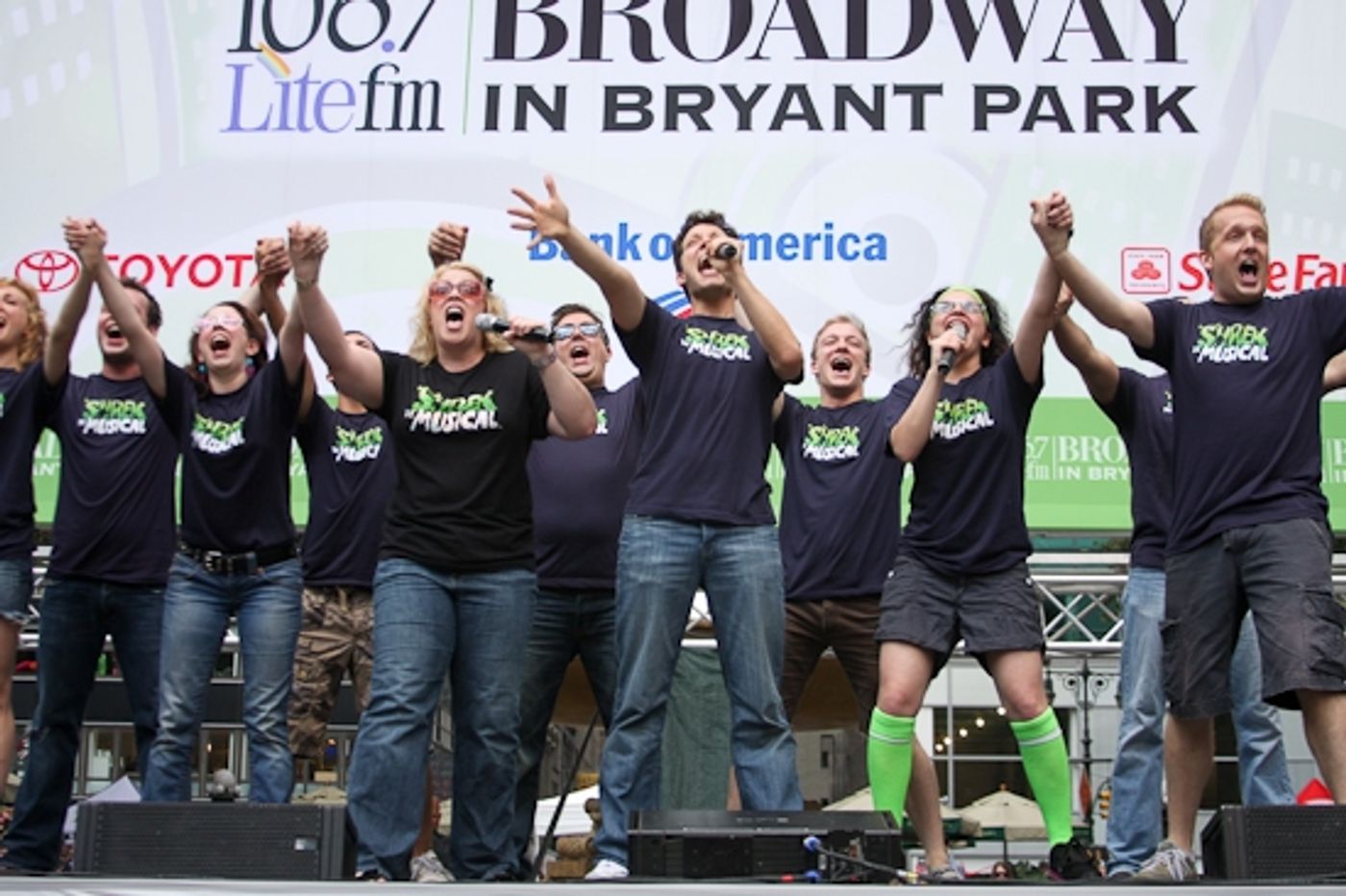 Photo Coverage: 'SHREK', 'NAKED', CHICAGO And JERSEY BOYS Perform At 'BROADWAY IN BRYANT PARK'  Image