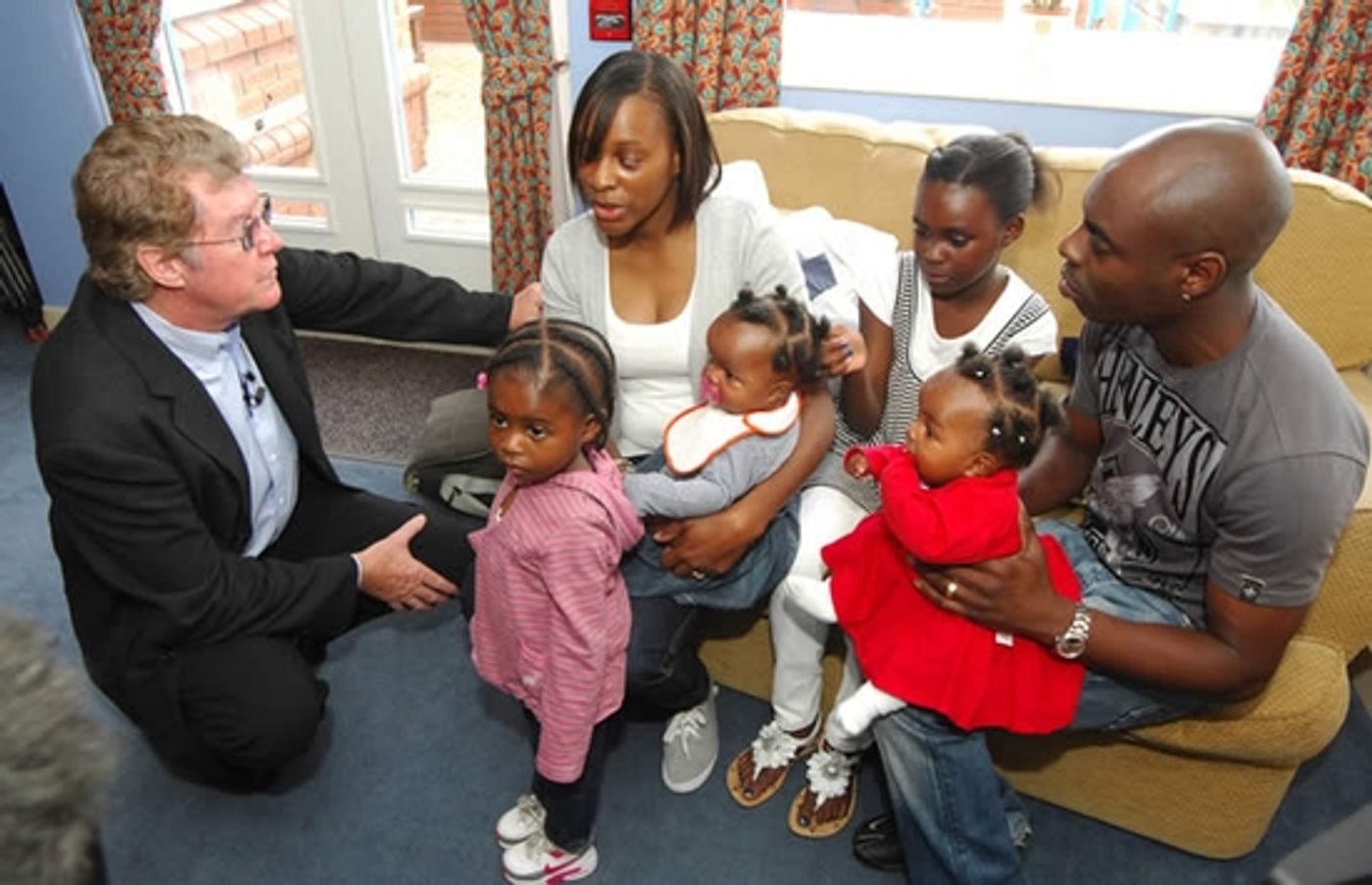 Photo Flash: Michael Crawford Visits Eckerlsey House In Support Of 'The Big Move' For The Sick Children's Trust Photo Flash: Michael Crawford Visits Eckerlsey House In Support Of 'The Big Move' For The Sick Children's Trust Image