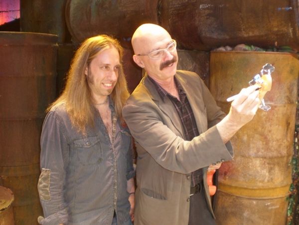 Dan Grennes (bass guitar) and Tony Levin Photo
