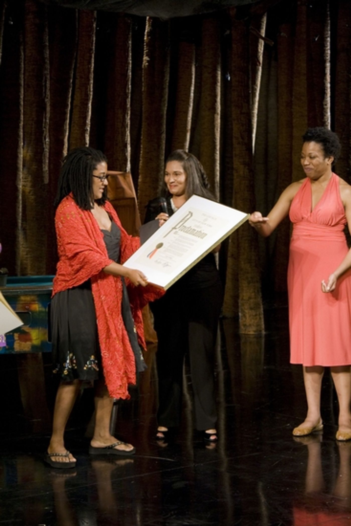 Photo Flash: RUINED Playwright Lynn Nottage Honored By New York City Leaders  Image